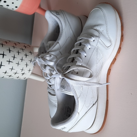 Classic Reebok Sneakers - Picture 7 of 11